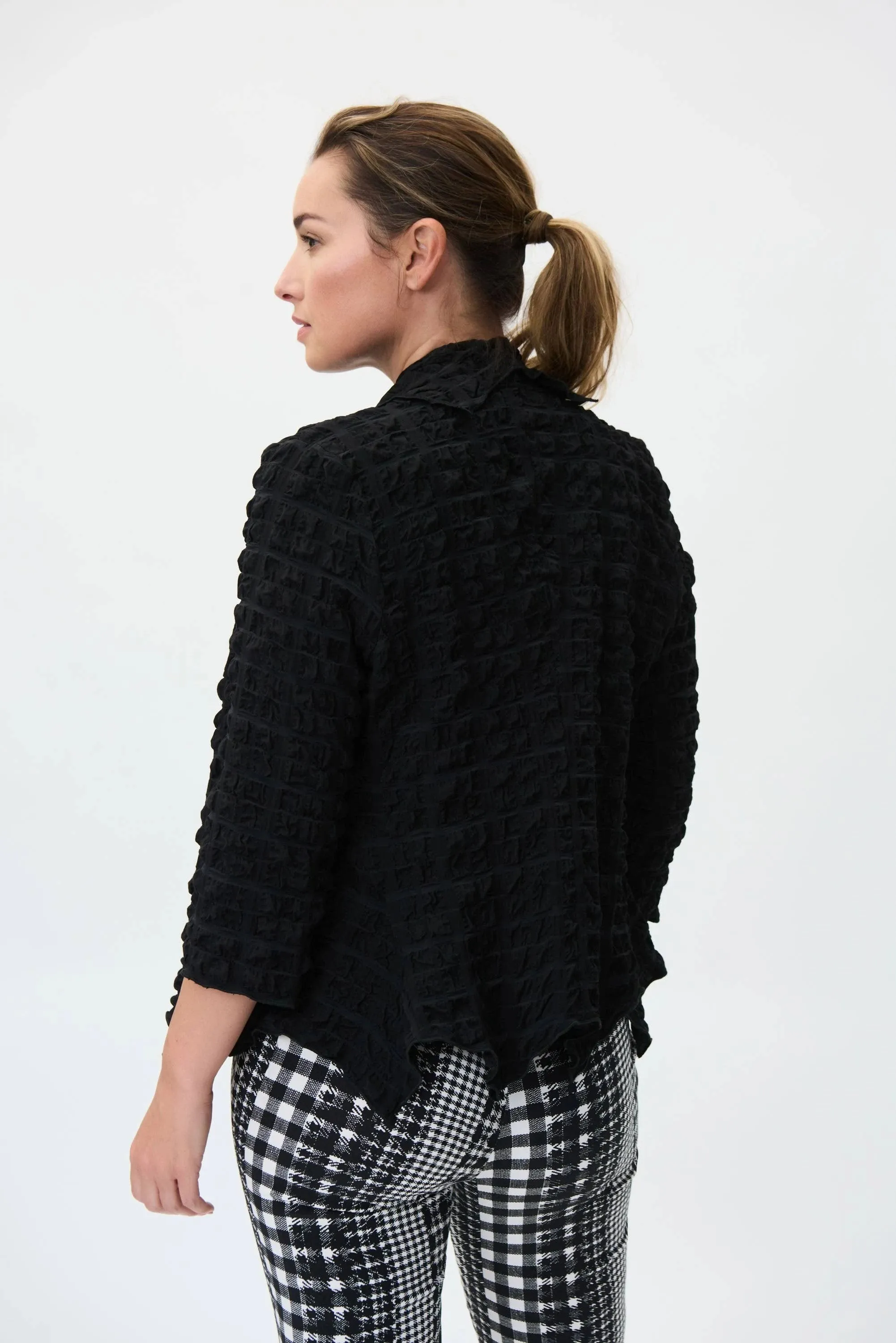 Women's Joseph Ribkoff | Crinkle Texture Cover Up | Black