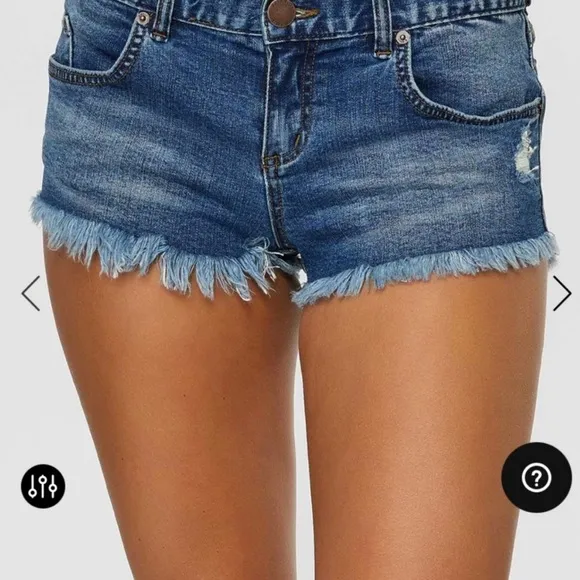 Women’s O'Neill Bowie Denim Jean Distressed Shorts Women's Size 27 NWT
