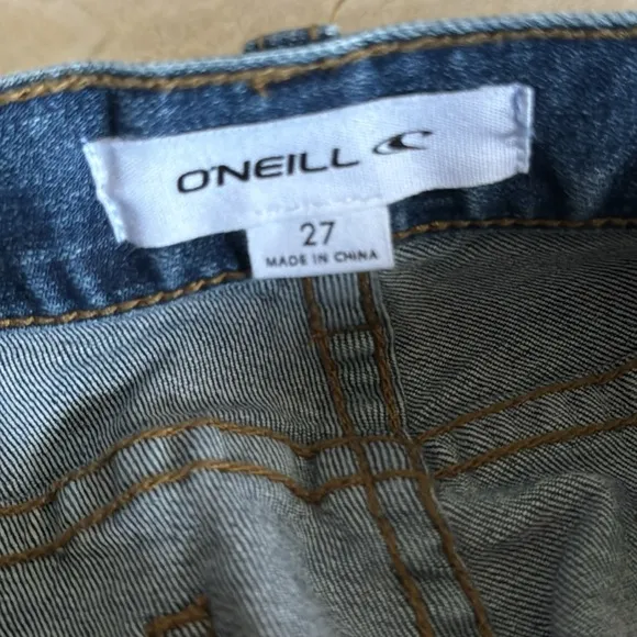 Women’s O'Neill Bowie Denim Jean Distressed Shorts Women's Size 27 NWT