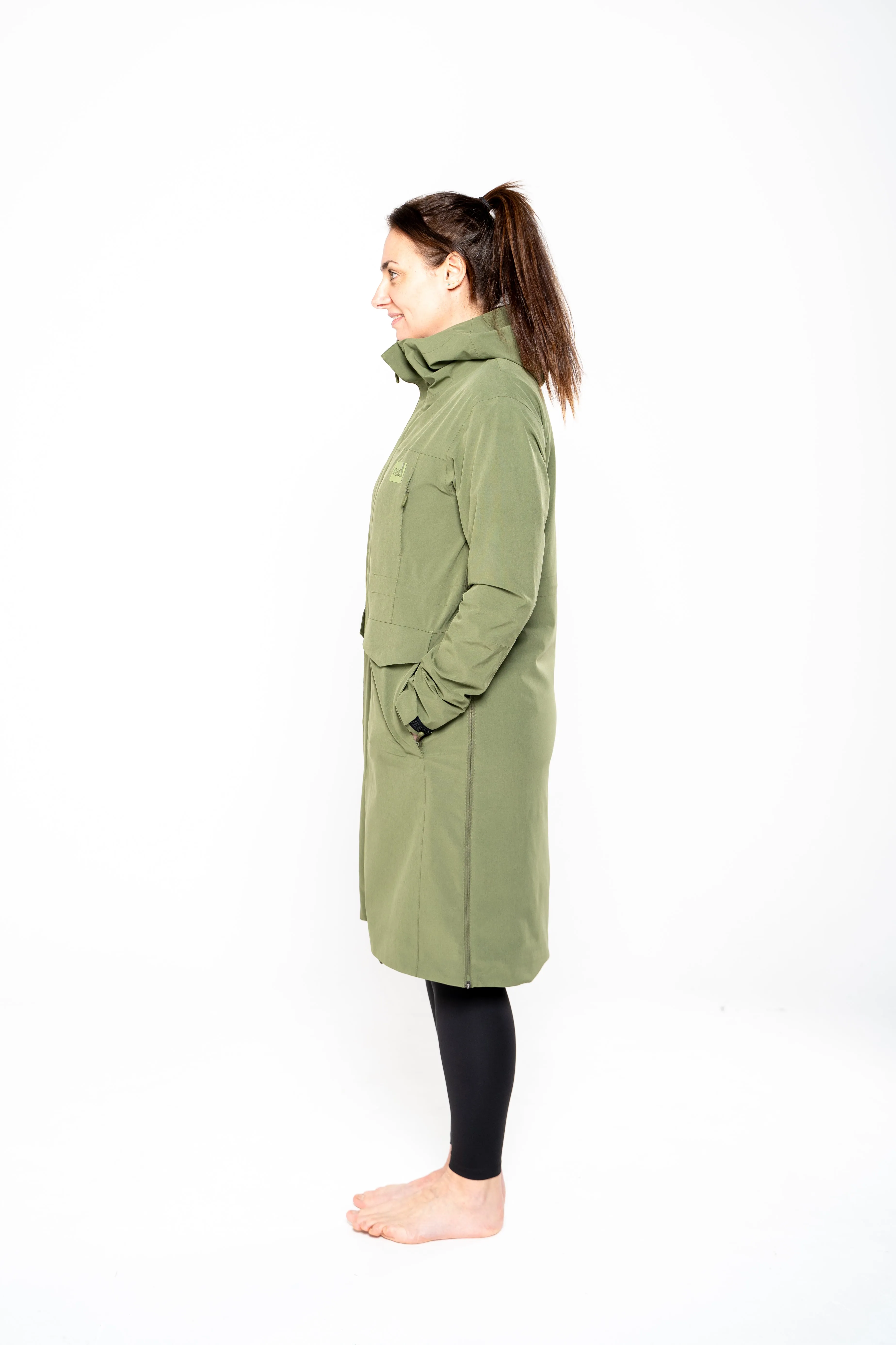 Women's Pursuit Waterproof Lightweight Changing Robe Jacket - Olive Green