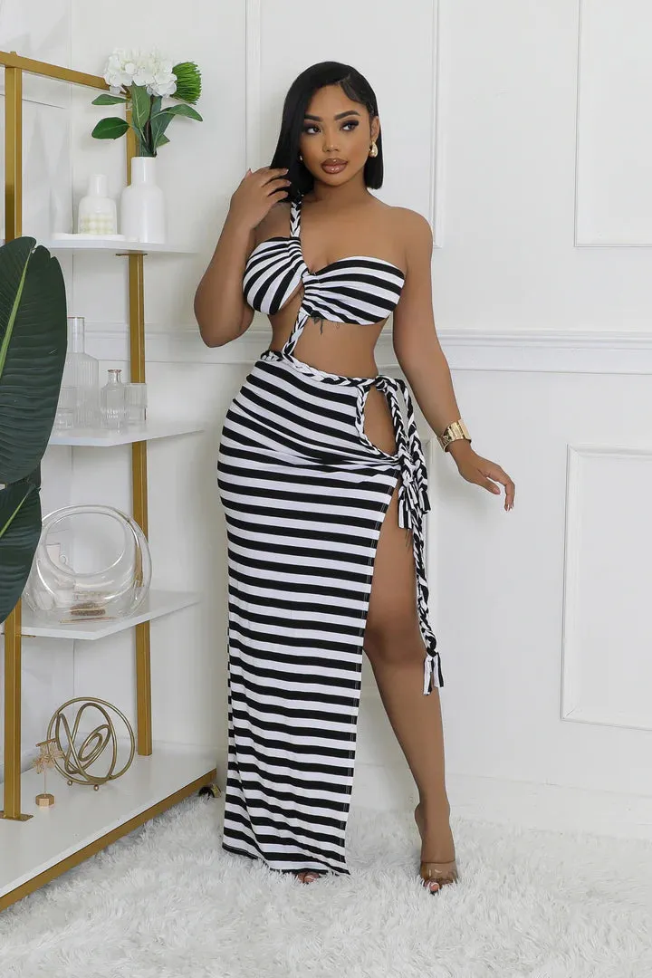 Women's Rope Design One shoulder White/Black Stripe Open back Maxi Dress