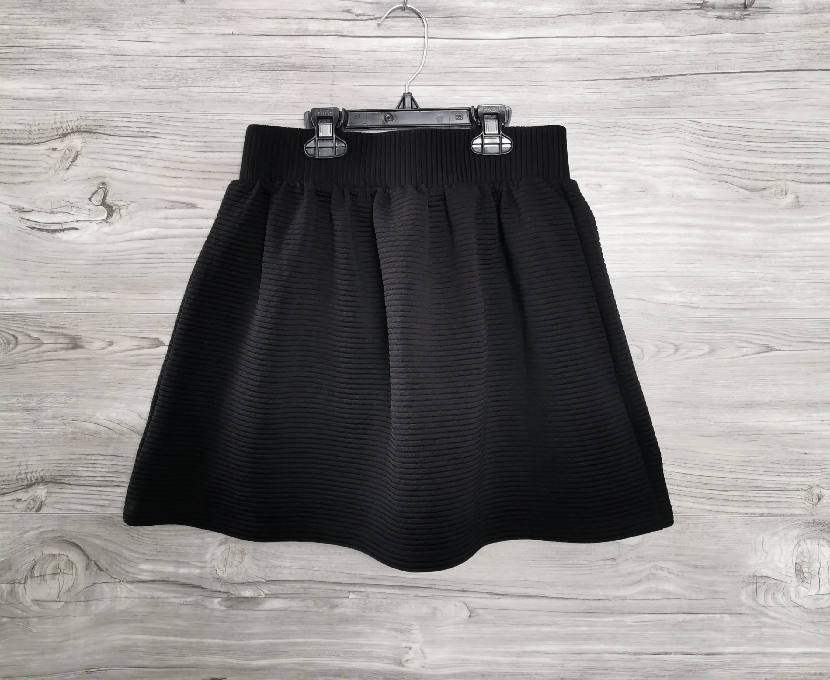 WOMENS SIZE SMALL or TEEN GIRL - COOPERATIVE, Black Jacquard Skirt NWOT B17