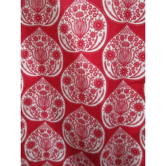 World Market Red White Floral Flannel S/M Button Up Nightshirt EUC Front Pocket