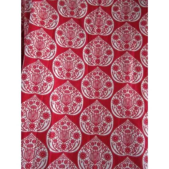 World Market Red White Floral Flannel S/M Button Up Nightshirt EUC Front Pocket