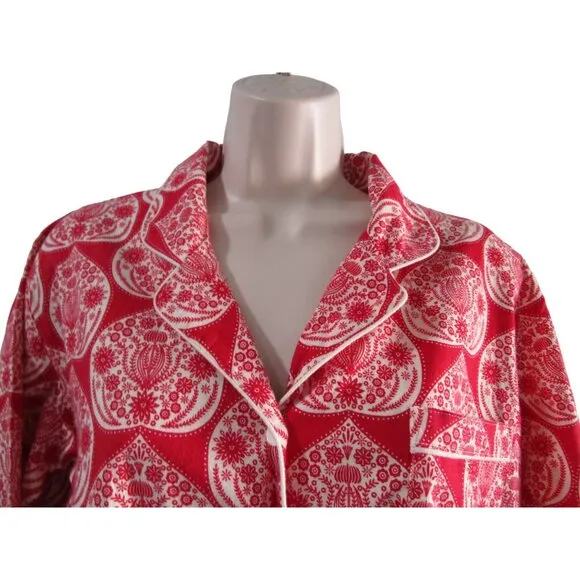 World Market Red White Floral Flannel S/M Button Up Nightshirt EUC Front Pocket