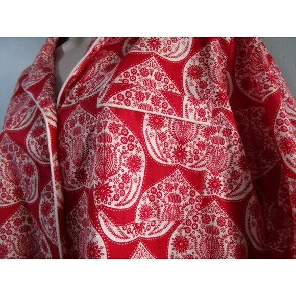 World Market Red White Floral Flannel S/M Button Up Nightshirt EUC Front Pocket