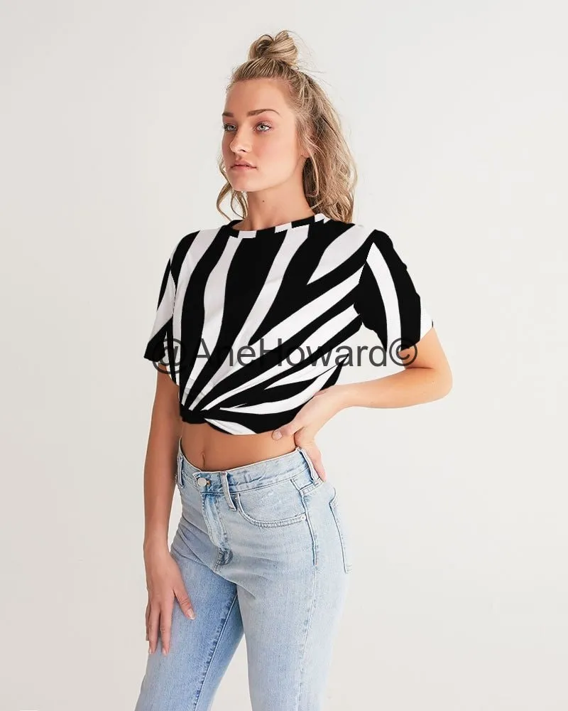 Zebra  Women's Twist-Front Cropped Tee